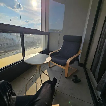 Centre Design O2 Arena - Parking - Large Glass Balcony - Platce Dph - Big Tv - Coffee, 24-7 Self Check-in شقة